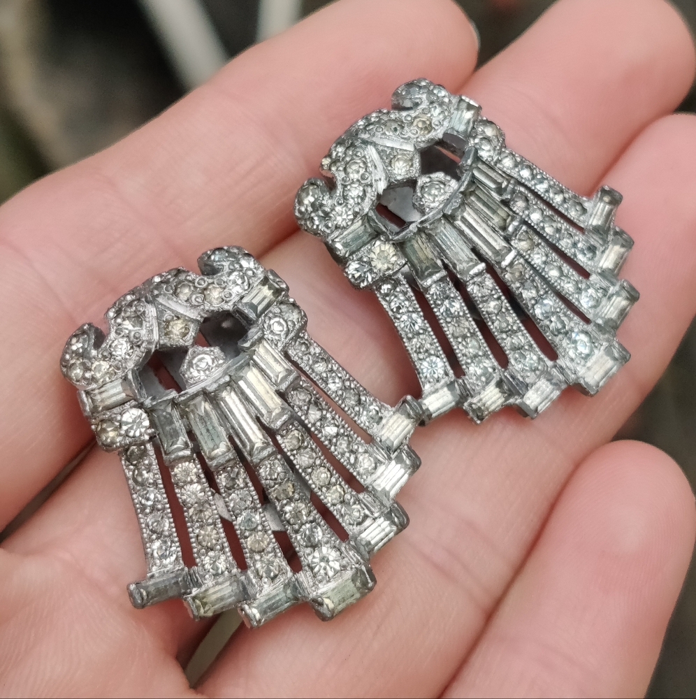 Hollywood 40s Glamour! Two Vintage Silver Crystal Dress Clips - Picture 6 of 12